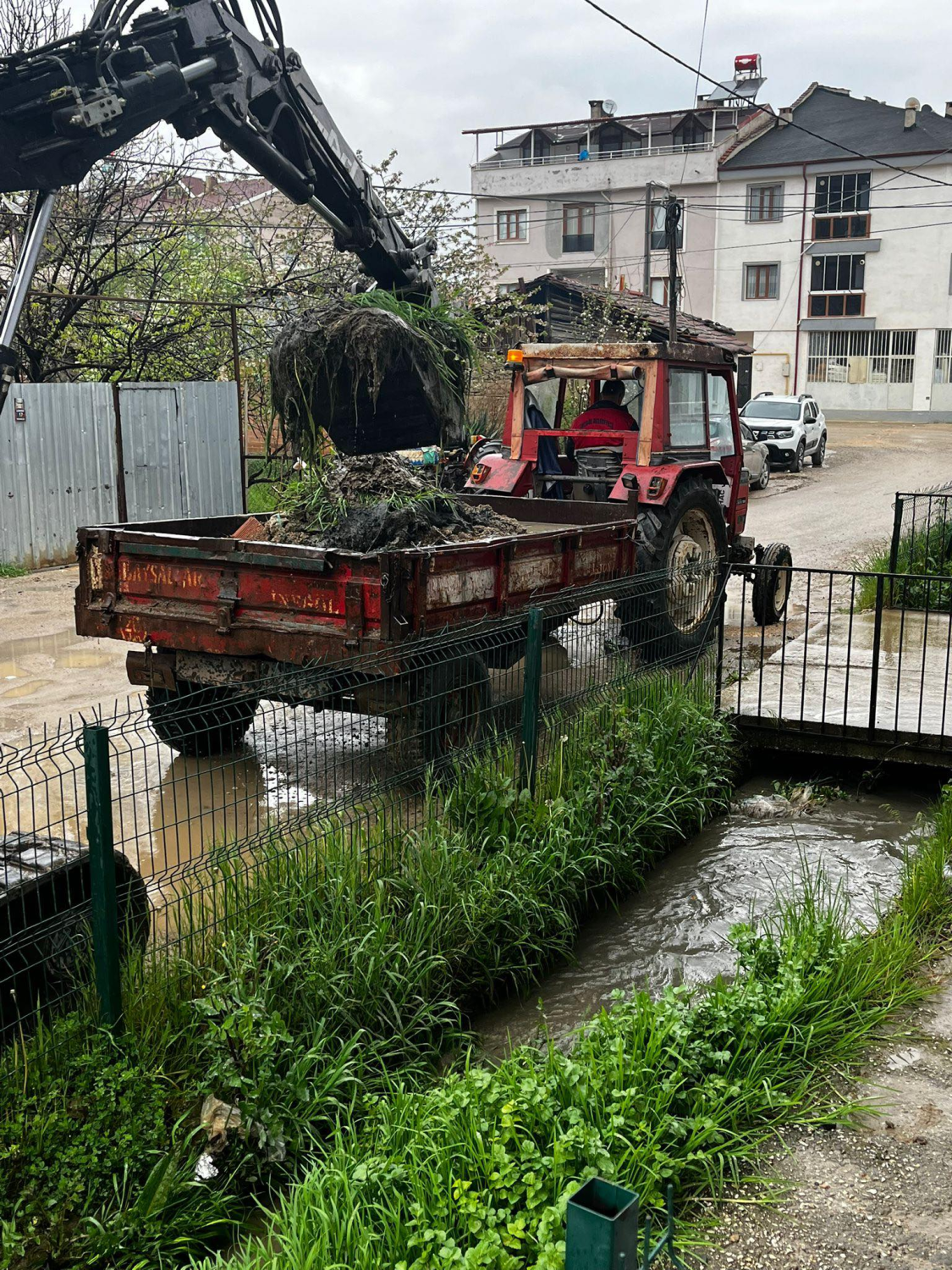 Cerrah’ta sulama kanalları temizlendi
