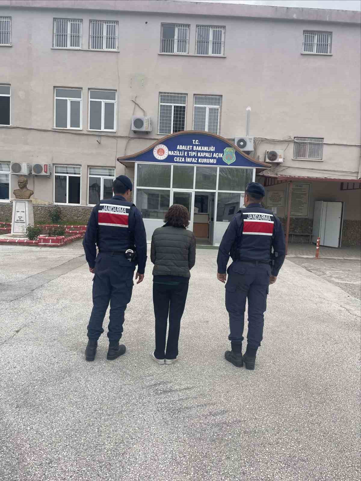 Çeşitli suçlardan aranan 2 şahıs Aydın’da yakalandı
