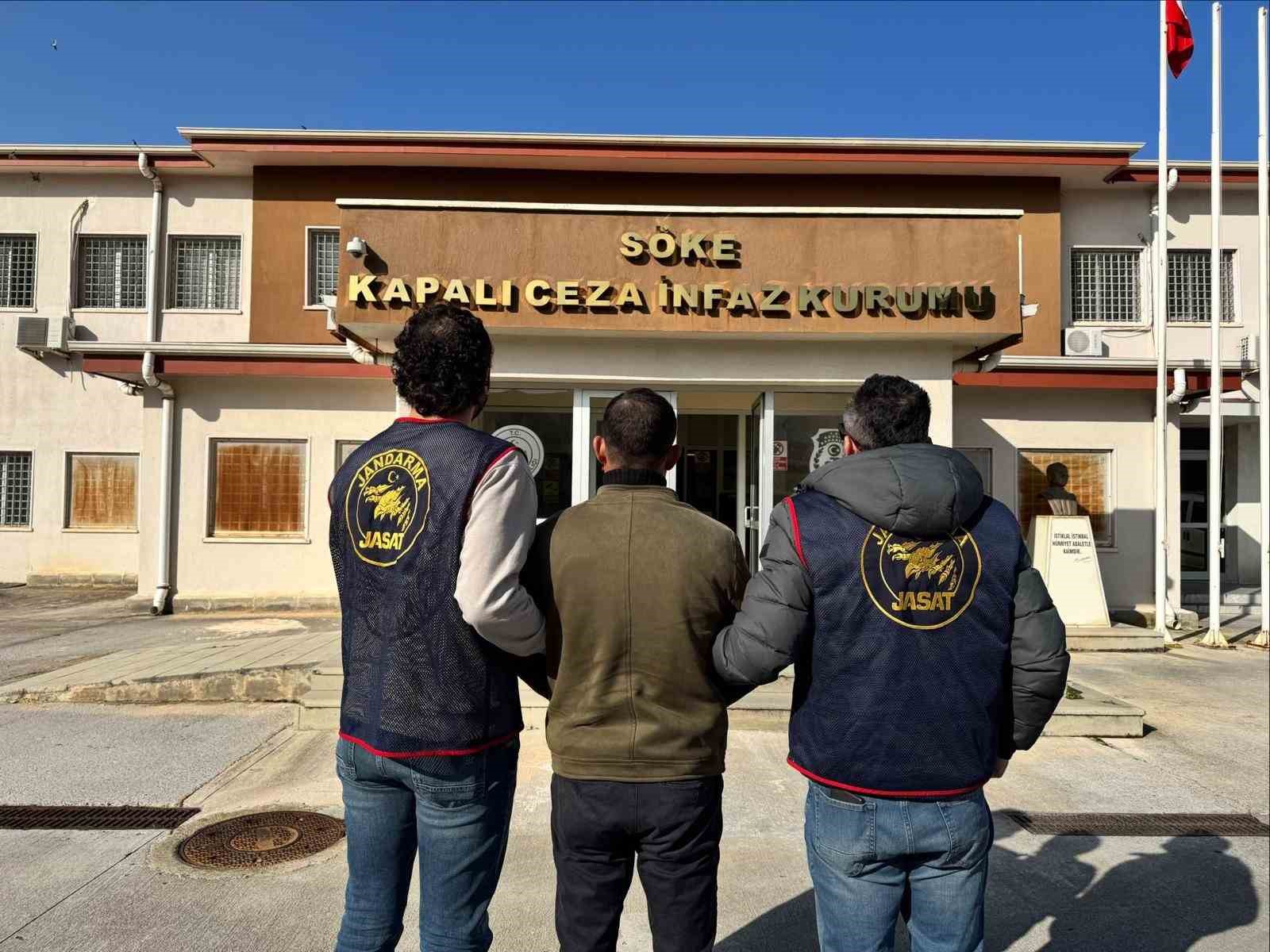 Çeşitli suçlardan aranan 3 kişi, jandarmadan kaçamadı

