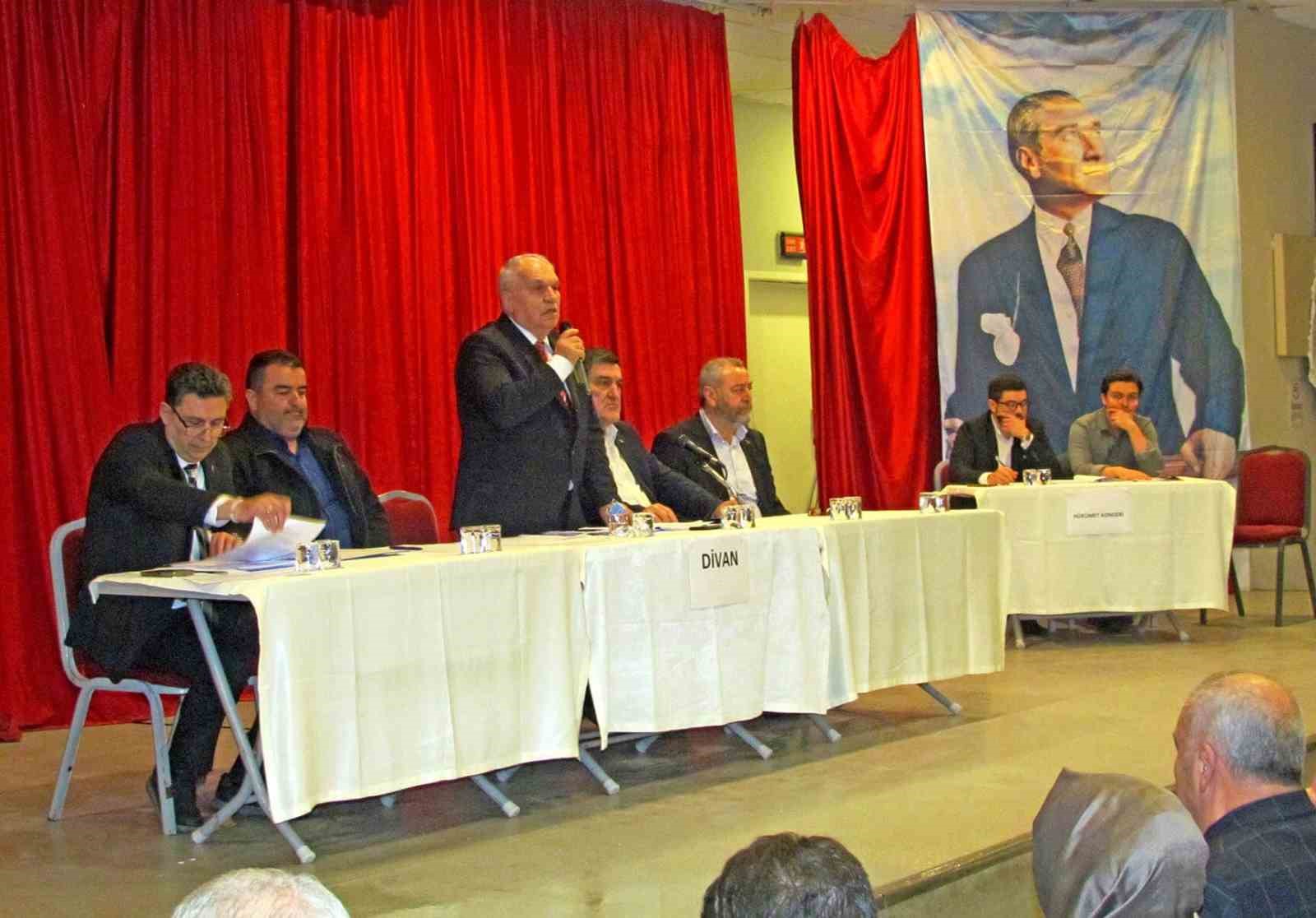 Çeşme Şoförler ve Otomobilciler Esnaf Odası’nda yeni Başkan Ali Koparal
Çeşme Şoförler ve Otomobilciler Esnaf Odası’nda yeni Başkan Ali Koparal