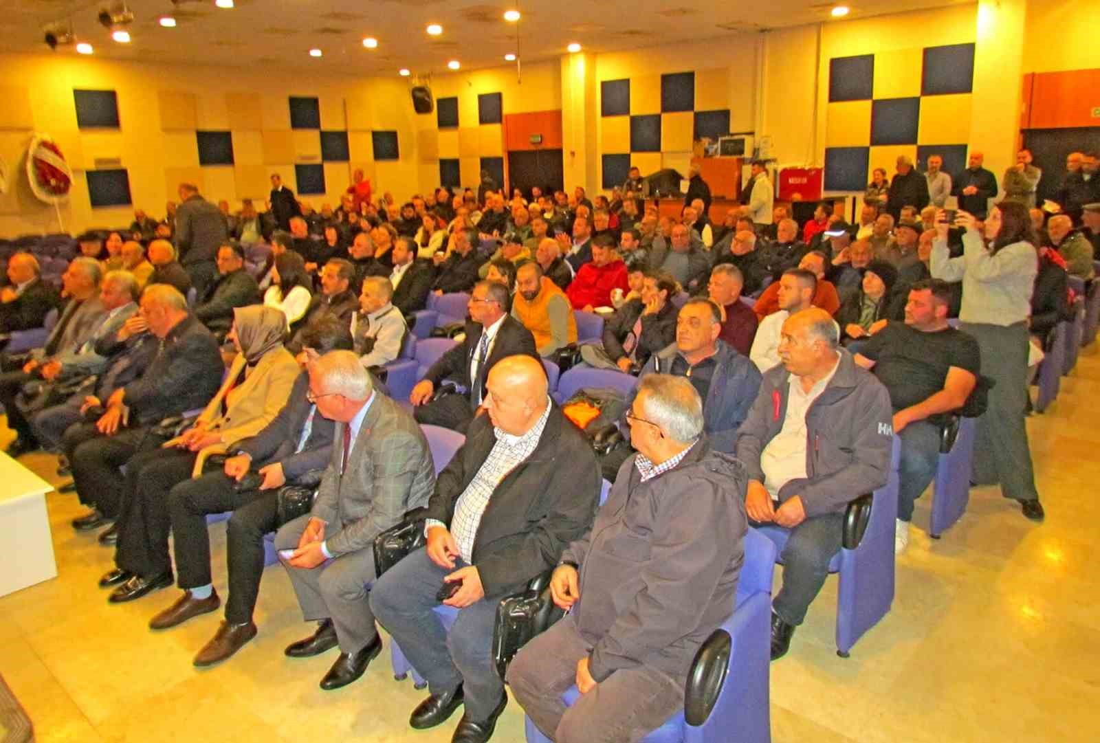 Çeşme Şoförler ve Otomobilciler Esnaf Odası’nda yeni Başkan Ali Koparal
Çeşme Şoförler ve Otomobilciler Esnaf Odası’nda yeni Başkan Ali Koparal