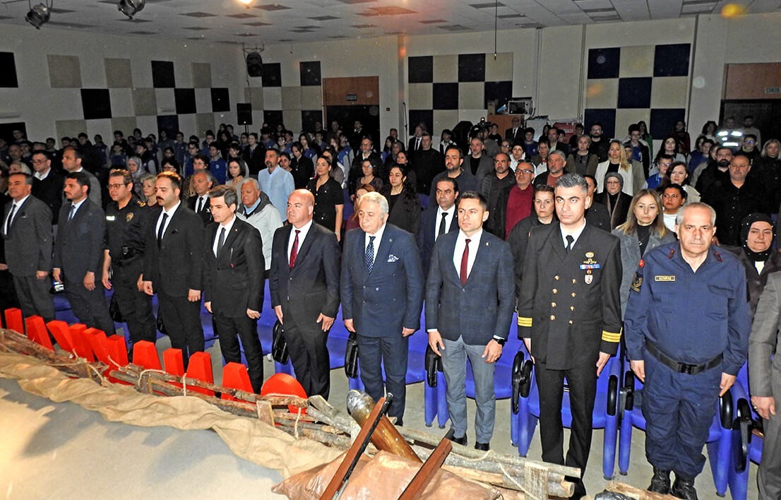 Çeşme’de, duygu dolu Çanakkale anması
