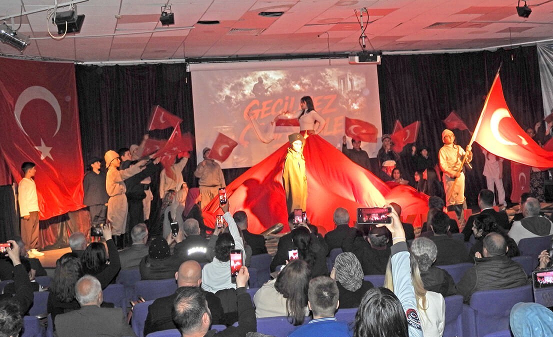 Çeşme’de, duygu dolu Çanakkale anması
