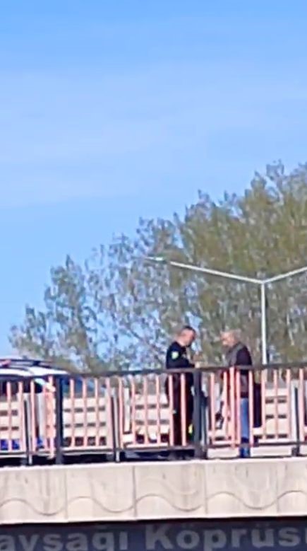 Çevre yolunda intihar girişimi trafiği durma noktasına getirdi
