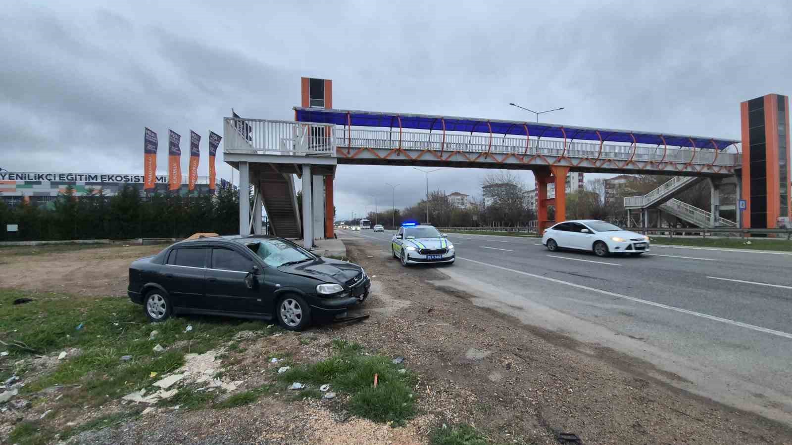 Çevre yolunda otomobilin çarptığı yaşlı adam hayatını kaybetti
