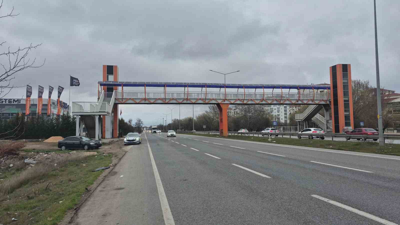 Çevre yolunda otomobilin çarptığı yaşlı adam hayatını kaybetti
