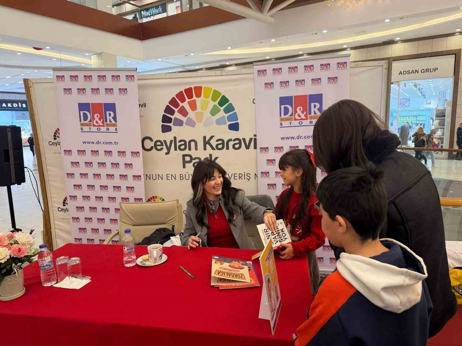 Ceylan Karavil Park AVM’de imza günü
Ceylan Karavil Park AVM’de imza günü