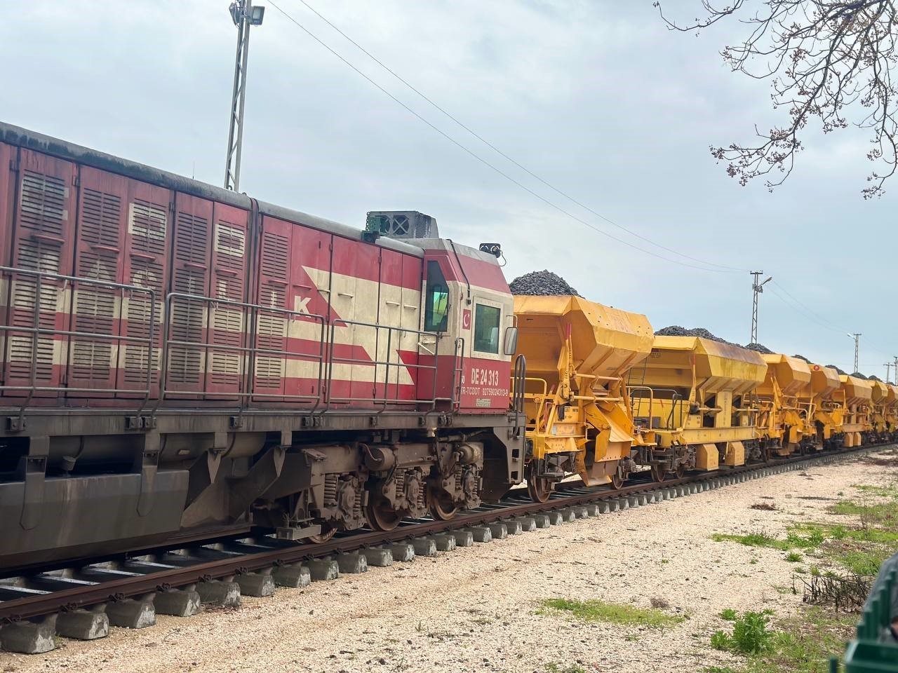 Ceylanpınar’a 15 yıl aradan sonra tren geldi
