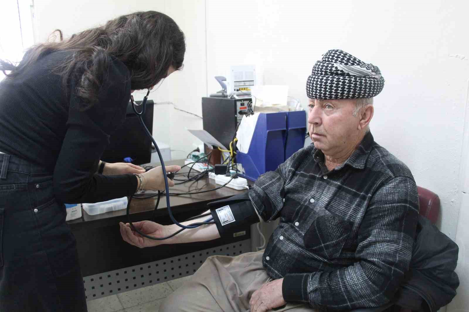 Chicago’da ev bakarken, kendini Şırnak’ta buldu
Chicago’da ev bakarken, kendini Şırnak’ta buldu