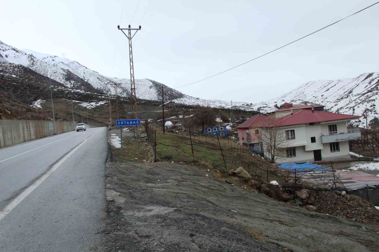 Chicago’da ev bakarken, kendini Şırnak’ta buldu
Chicago’da ev bakarken, kendini Şırnak’ta buldu