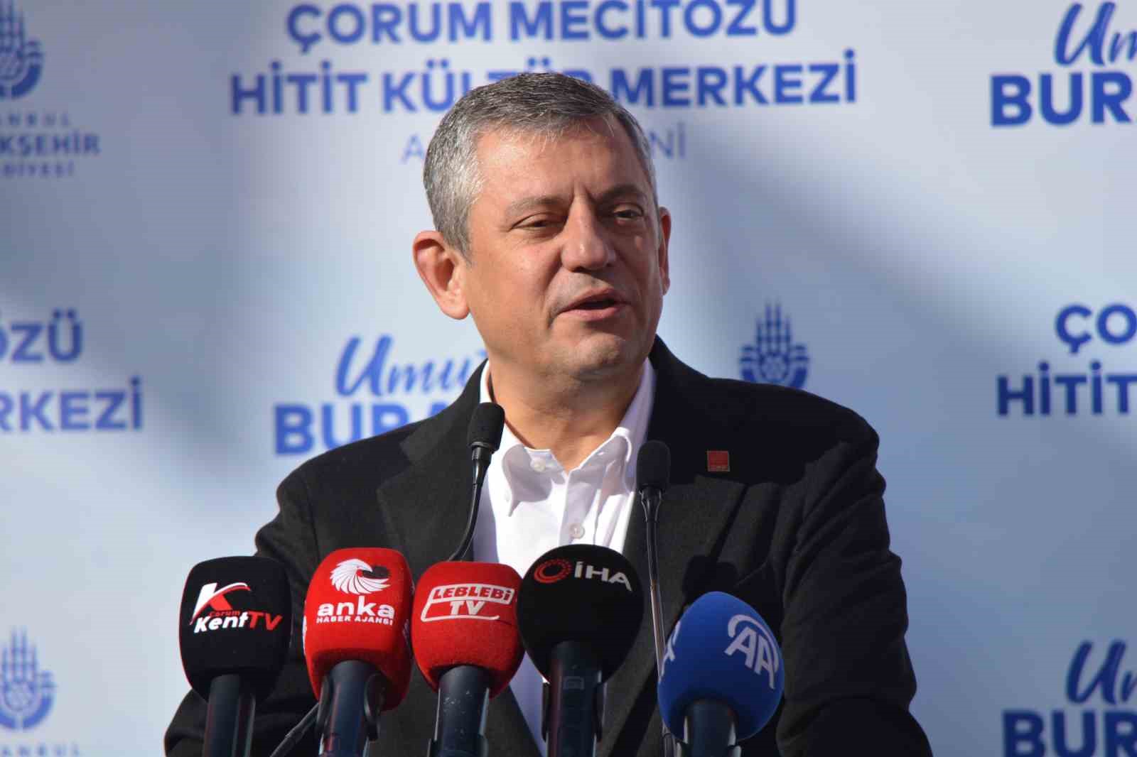 CHP Genel Başkanı Özel: "Bunların kötü sözlerine kulağımızı tıkıyoruz, milletimizin gözünün içine bakıyoruz"
CHP Genel Başkanı Özel: "Bunların kötü sözlerine kulağımızı tıkıyoruz, milletimizin gözünün içine bakıyoruz"