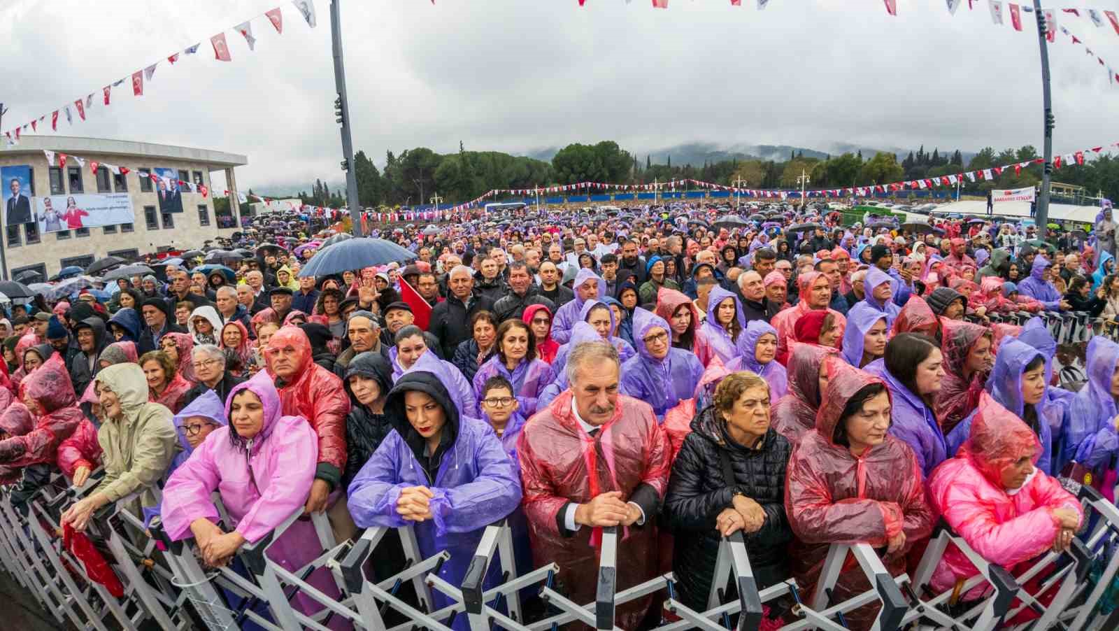 CHP Genel Başkanı Özel: "CHP büyük bir saldırı altında"
