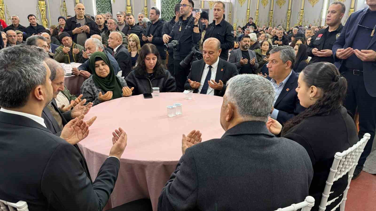 CHP Genel Başkanı Özel depremin 3. yıl dönümünde Gaziantep’i ziyaret etti
