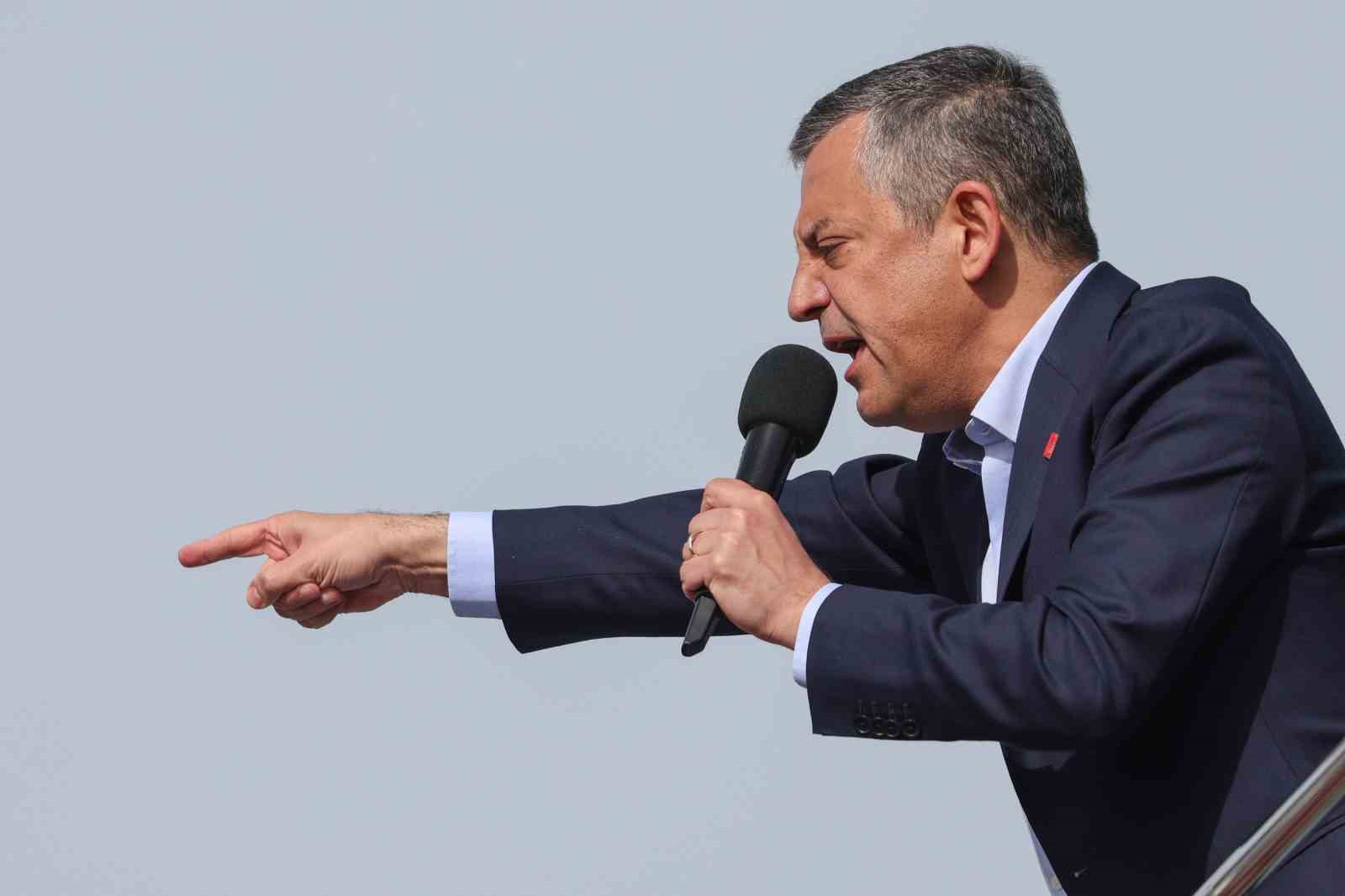 CHP Genel Başkanı Özel: "Egeliler hem kendi evlatlarına hem genel başkanlarına sahip çıktı"
