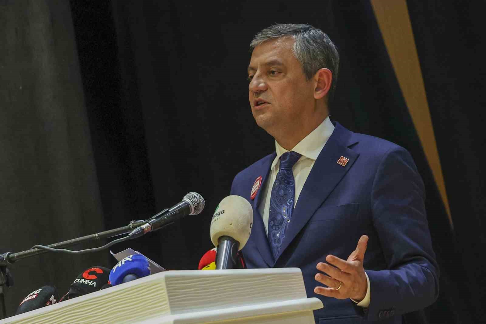 CHP Genel Başkanı Özel: "Gazetecilerin emeklerinin sömürülmediği bir Türkiye’ye ihtiyaç var"
