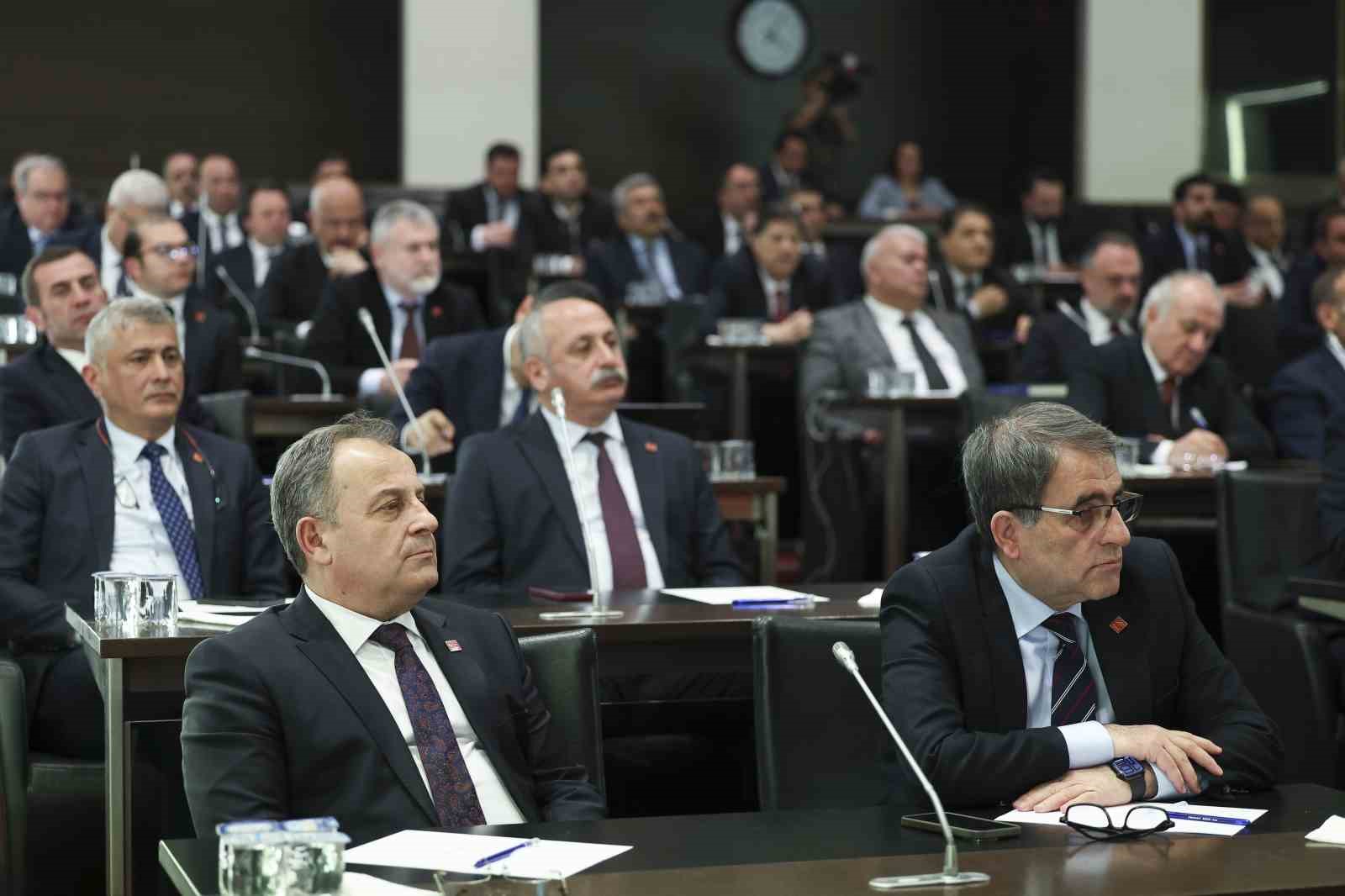 CHP Genel Başkanı Özel, il başkanları toplantısına başkanlık etti