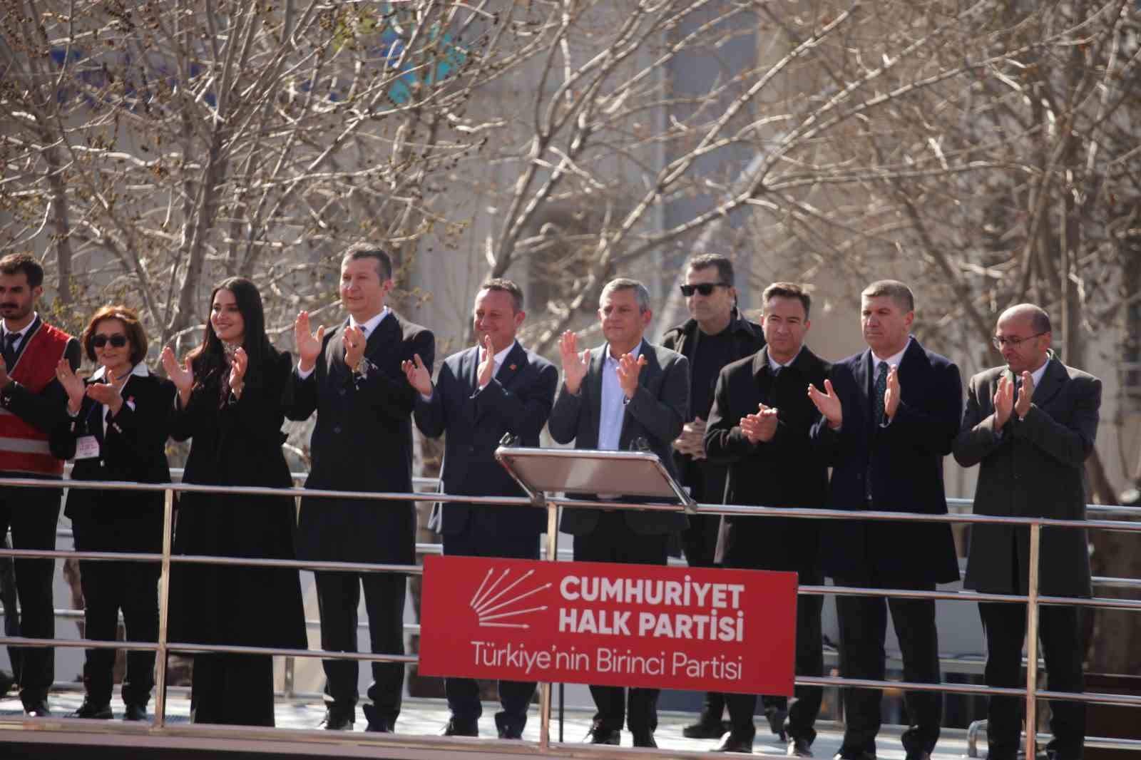 CHP Genel Başkanı Özel: "İran’ın kararını İran halkı verecektir"
