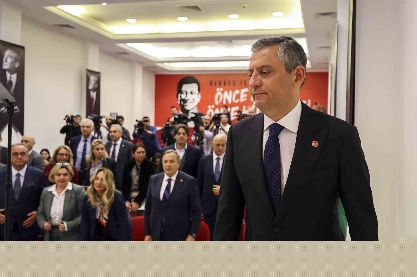 CHP Genel Başkanı Özel: "Trump ve Netanyahu ikilisinin bölgemizi kana bulamasına karşı duruyoruz"
CHP Genel Başkanı Özel: "Trump ve Netanyahu ikilisinin bölgemizi kana bulamasına karşı duruyoruz"