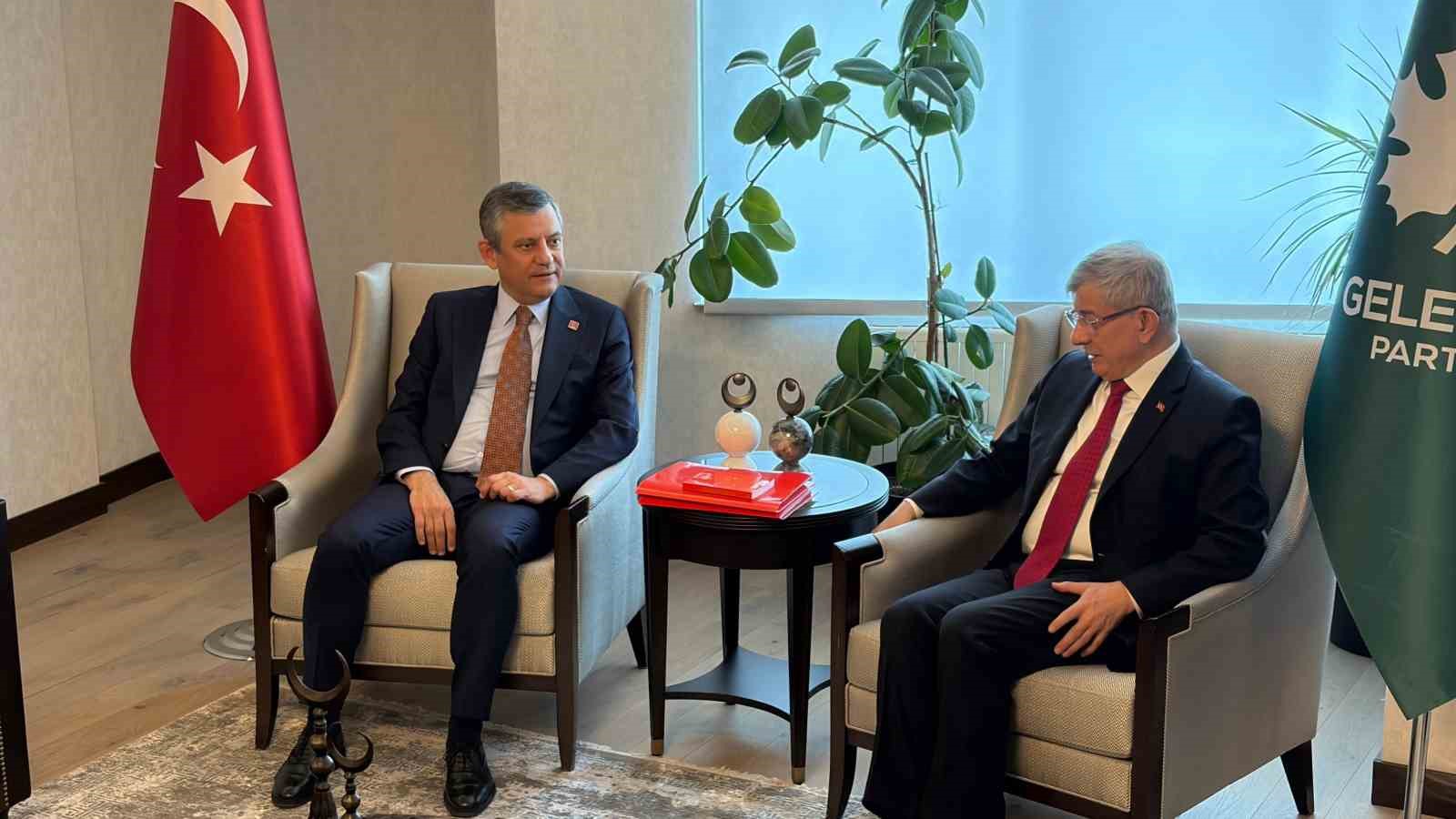 CHP Genel Başkanı Özel: "Türkiye’de Davutoğlu’nun Başbakanlığı döneminde çok kritik bir süreç yaşandı"
CHP Genel Başkanı Özel: "Türkiye’de Davutoğlu’nun Başbakanlığı döneminde çok kritik bir süreç yaşandı"