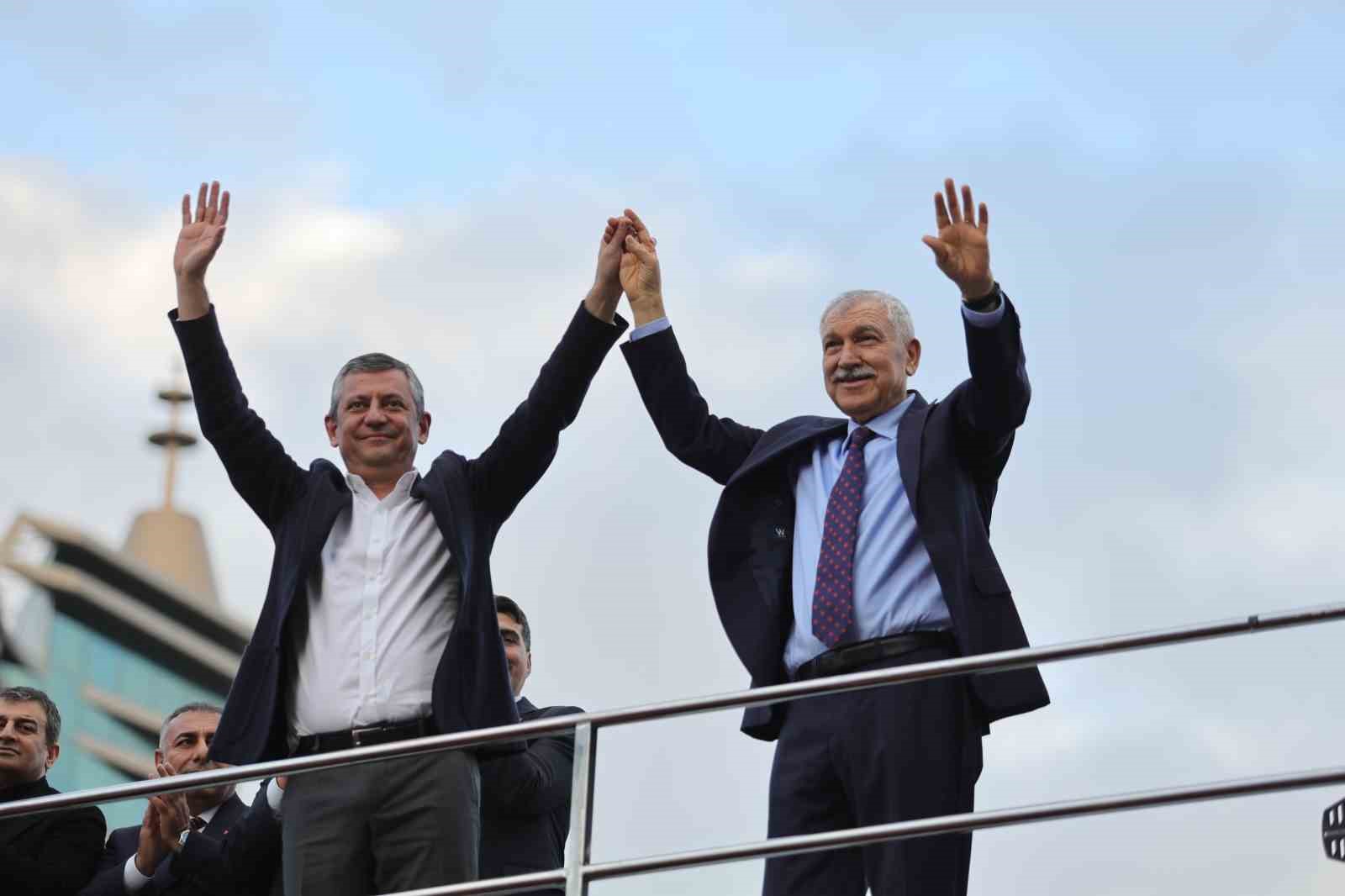 CHP Genel Başkanı Özel: "Tutuksuz ve adil bir yargılama sürecinin yaşanmasını bekliyoruz"
