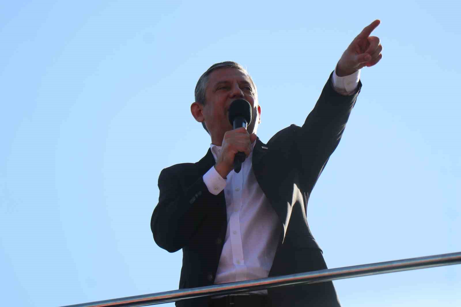 CHP Genel Başkanı Özel: "Ülkeyi düze çıkartmak için üstümüze ne düşerse yaparız, kendimizden eminiz"
