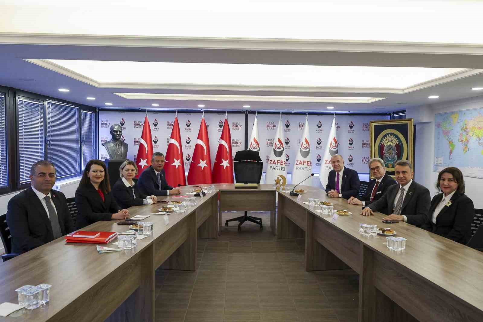 CHP Genel Başkanı Özel’den Zafer Partisi Genel Başkanı Özdağ’a ziyaret
