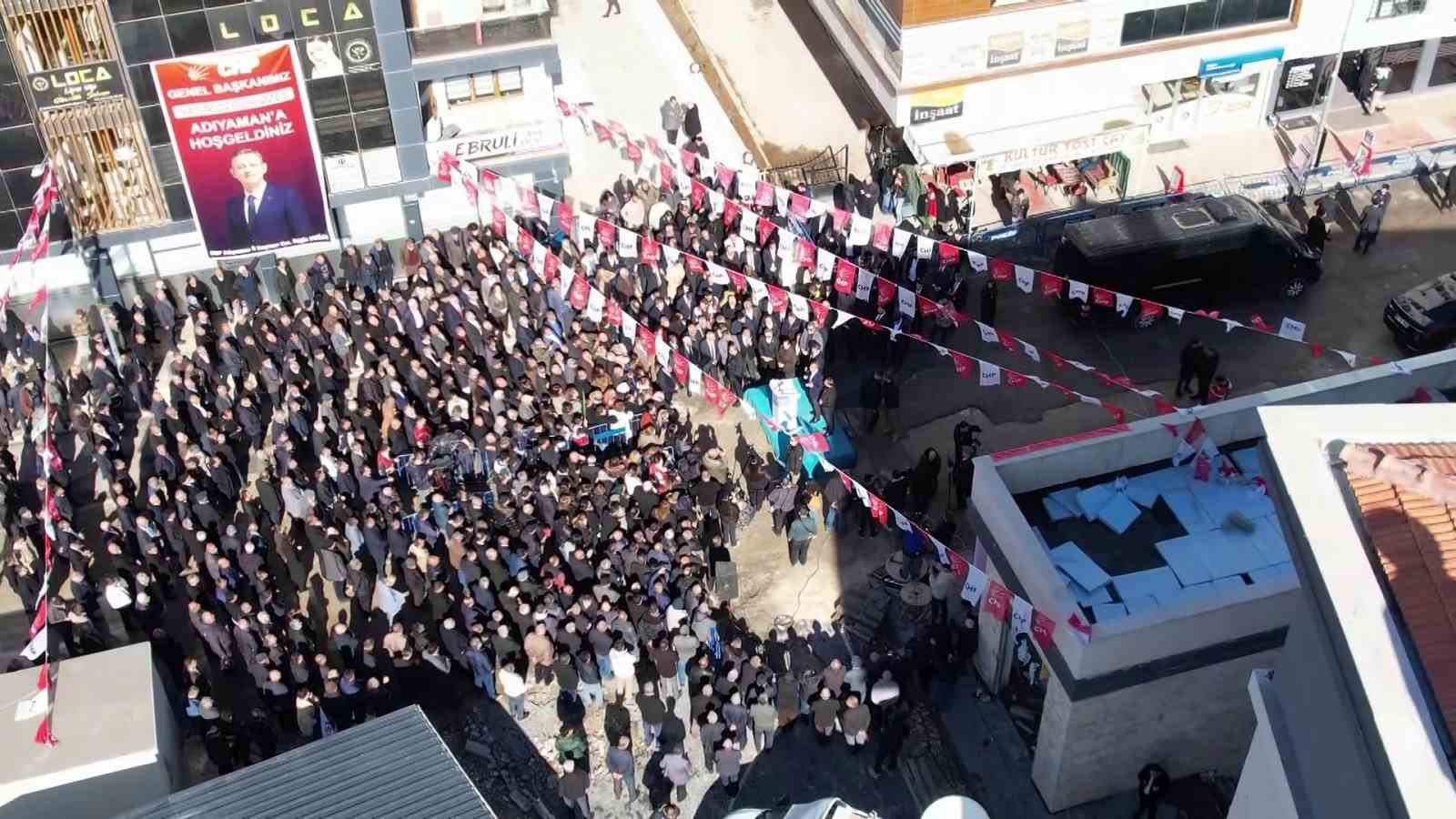 CHP Genel Başkanı Özgür Özel’in halk buluşmasına vatandaş ilgi göstermedi
