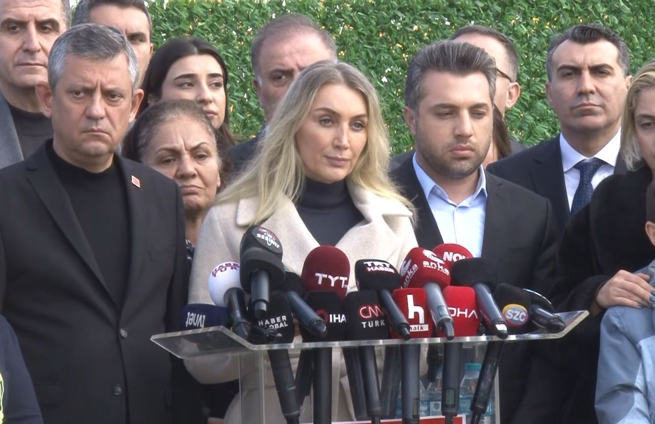 CHP Genel Başkanı Özür Özel: "Tutuksuz yargılama şarttır"
CHP Genel Başkanı Özür Özel: "Tutuksuz yargılama şarttır"