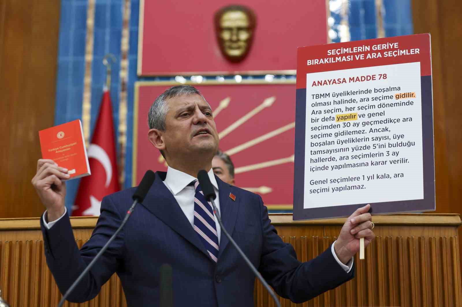 CHP lideri Özel: "Parlamenter sistemde güvenoyundan kaçanların şimdi de bir özgüven eksikliği ile seçimden kaçtığını görmekteyiz"
CHP lideri Özel: "Parlamenter sistemde güvenoyundan kaçanların şimdi de bir özgüven eksikliği ile seçimden kaçtığını görmekteyiz"