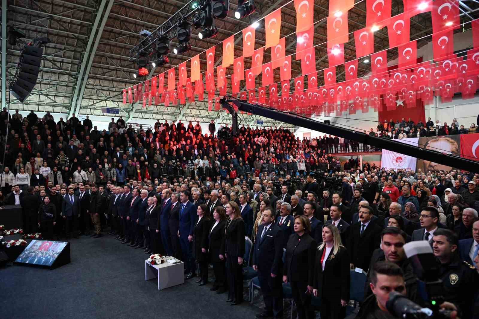 CHP’li Belediye Başkanı Gencan’dan Bakan Kurum’a teşekkür mesajı: "Minnettarız"
