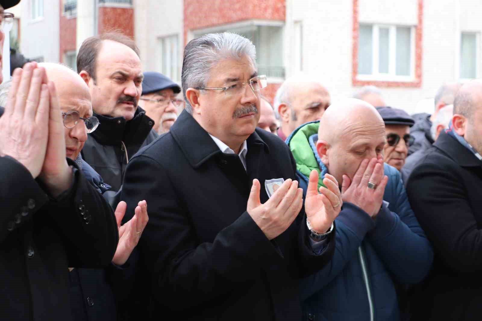 CHP’li Utku Çakırözer’in babası son yolculuğuna uğurlandı
