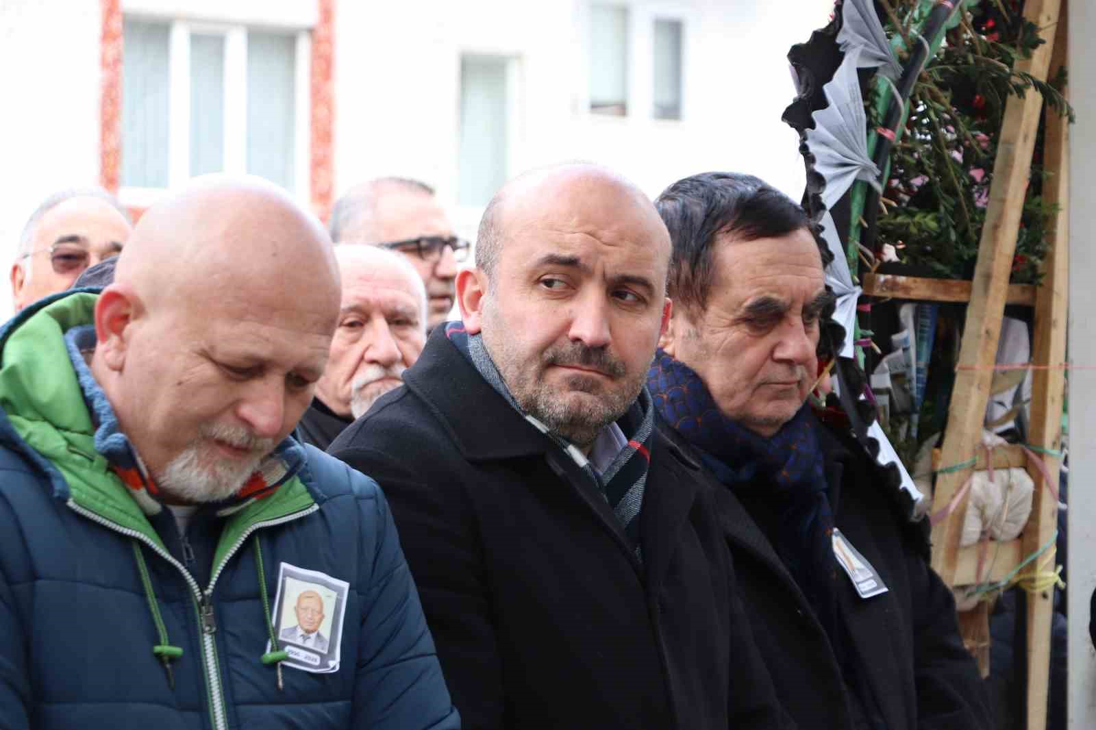 CHP’li Utku Çakırözer’in babası son yolculuğuna uğurlandı
