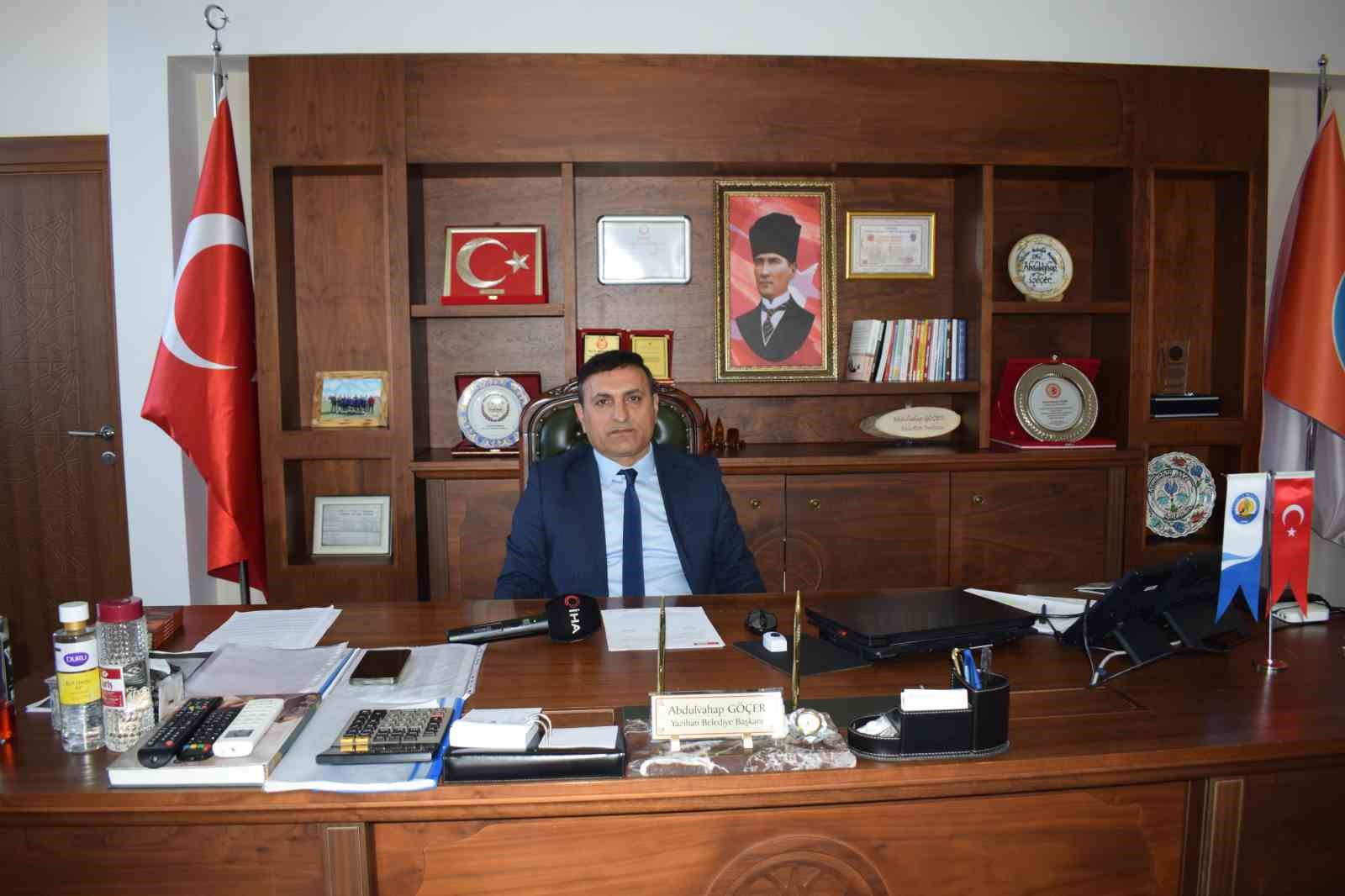 CHP’li Yazıhan Belediye Başkanı Göçer: "İhraç parti içinde kırbaç gibi kullanılıyor"
CHP’li Yazıhan Belediye Başkanı Göçer: "İhraç parti içinde kırbaç gibi kullanılıyor"