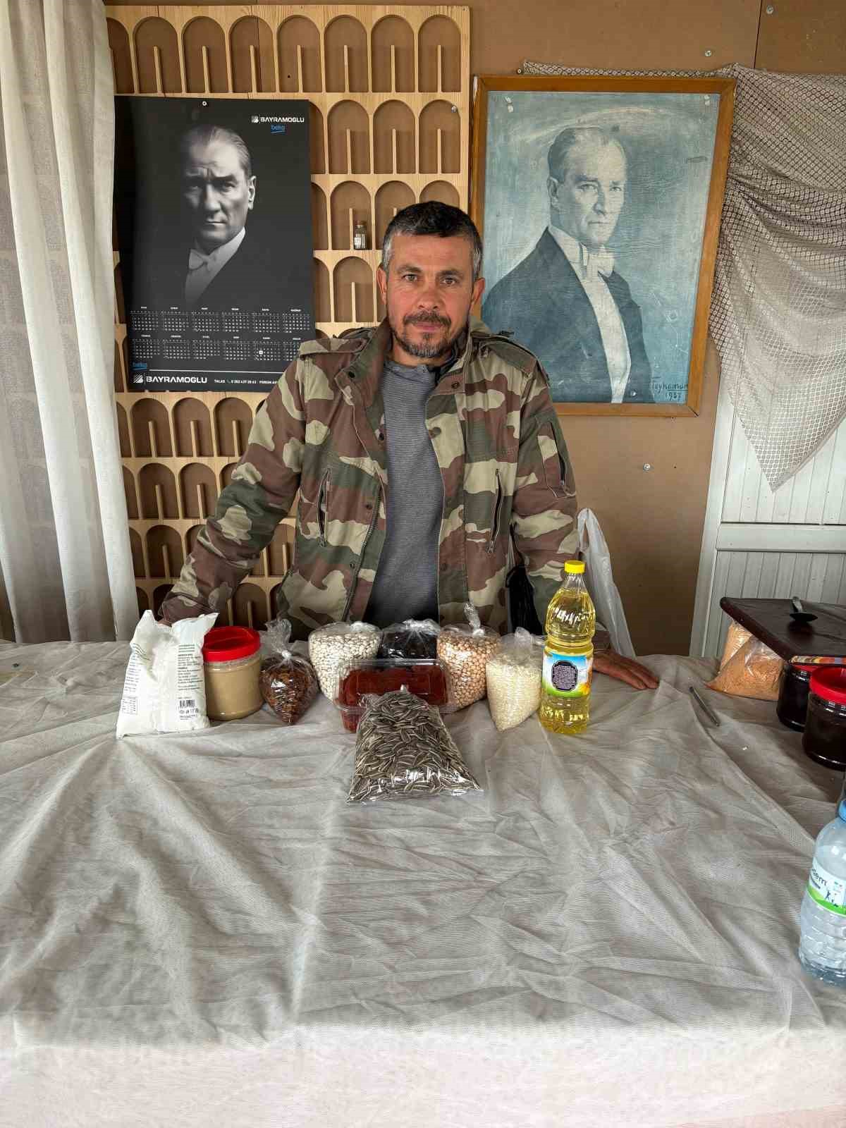 Çiftçilerden topladıklarıyla ramazan kolisi hazırlıyorlar
