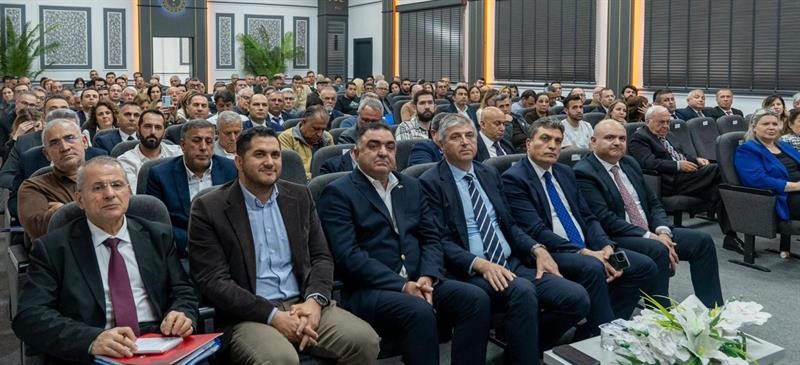 Çiftçilere, "Tarımsal İşletme ve Yatırım Kredileri" anlatıldı
Çiftçilere, "Tarımsal İşletme ve Yatırım Kredileri" anlatıldı