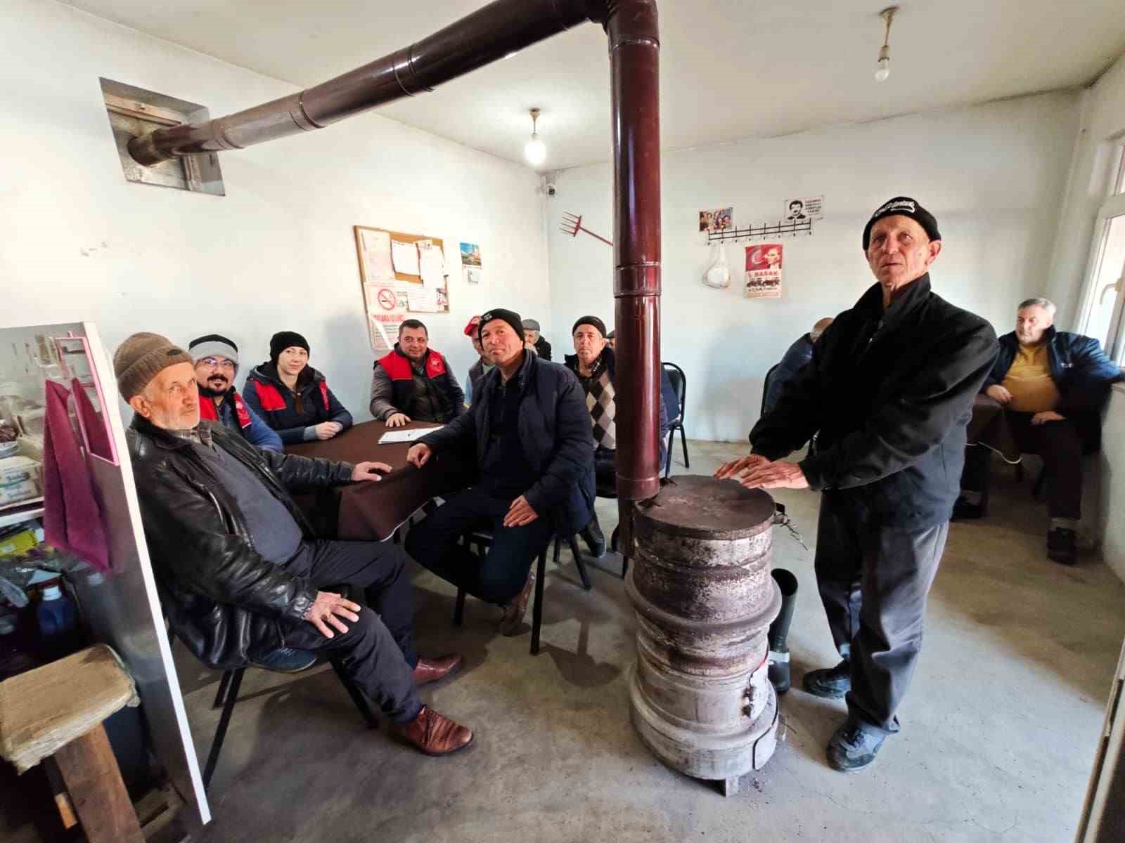 Çiftçiye aşılama çalışmaları, sulama yöntemleri ve desteklemeler anlatıldı
