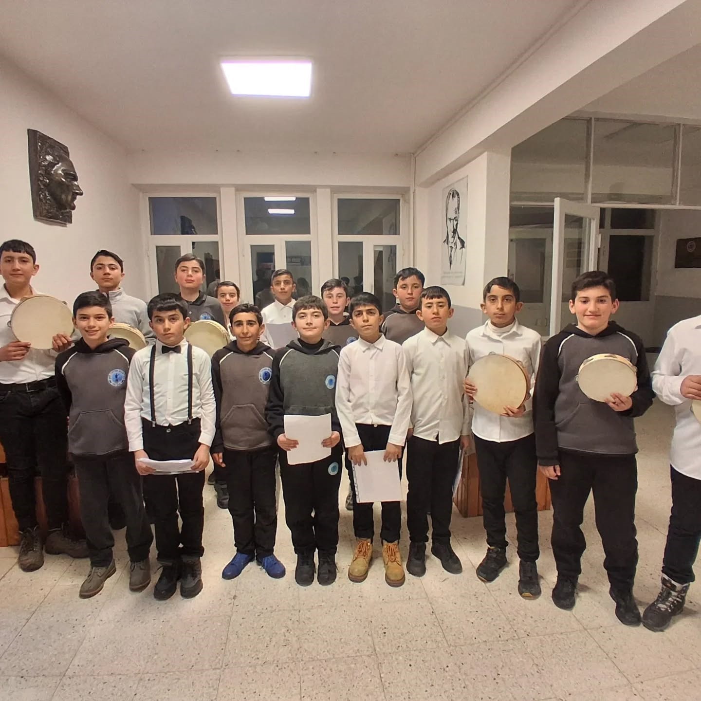 Çıldır Şehit Öğretmen Sezgin Yolcu Yatılı Bölge Ortaokulu’nda iftar buluşması
