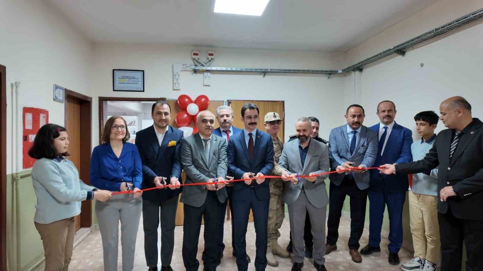 Çimentaş’tan 23 Nisan’da Hataylı öğrencilere eğitim ve dayanışma desteği
