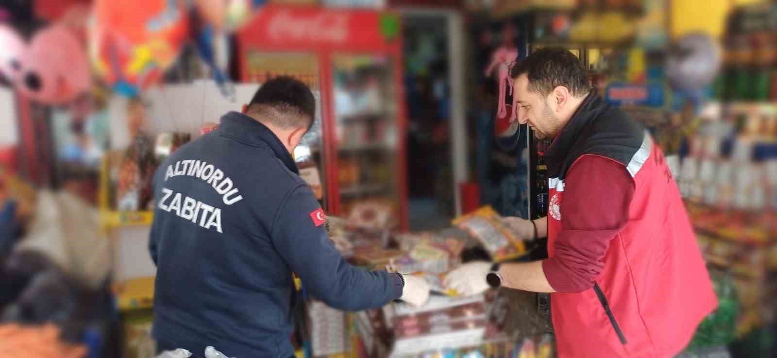 CİMER şikayeti sonrası zabıta baskını: Markette 4 kamyonet dolusu ürüne el konuldu
