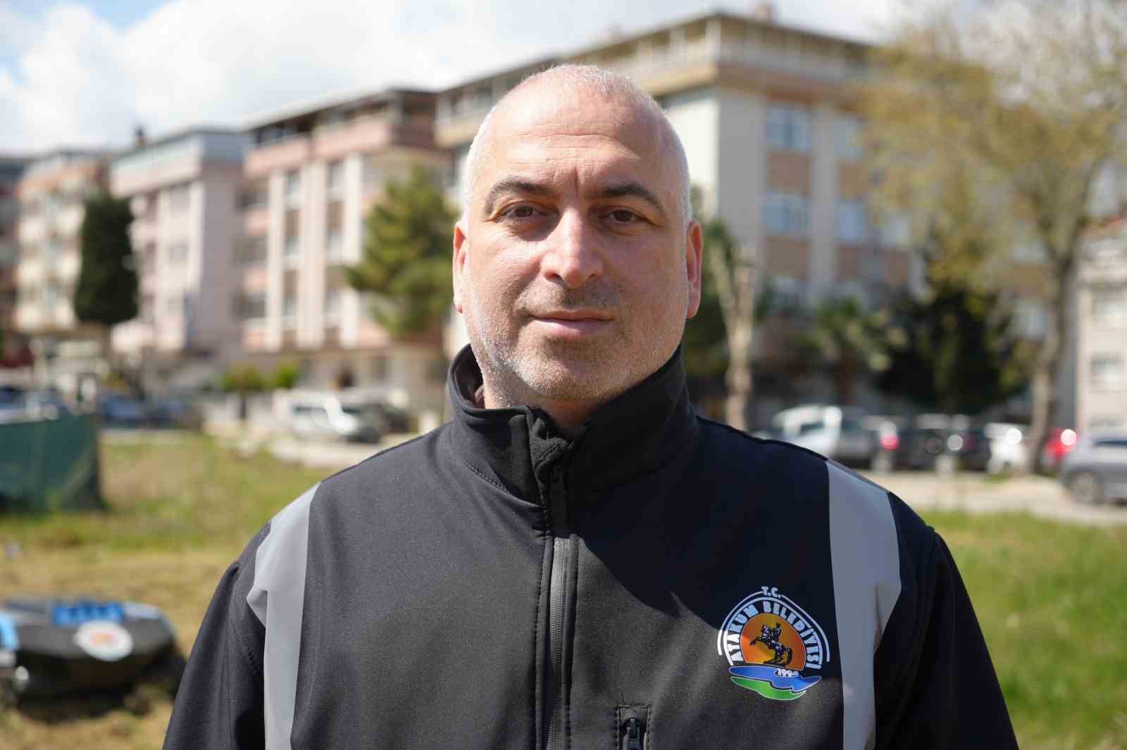 Çimleri artık robotlar biçiyor: 6 kişilik işi 2 robot yapıyor
Çimleri artık robotlar biçiyor: 6 kişilik işi 2 robot yapıyor