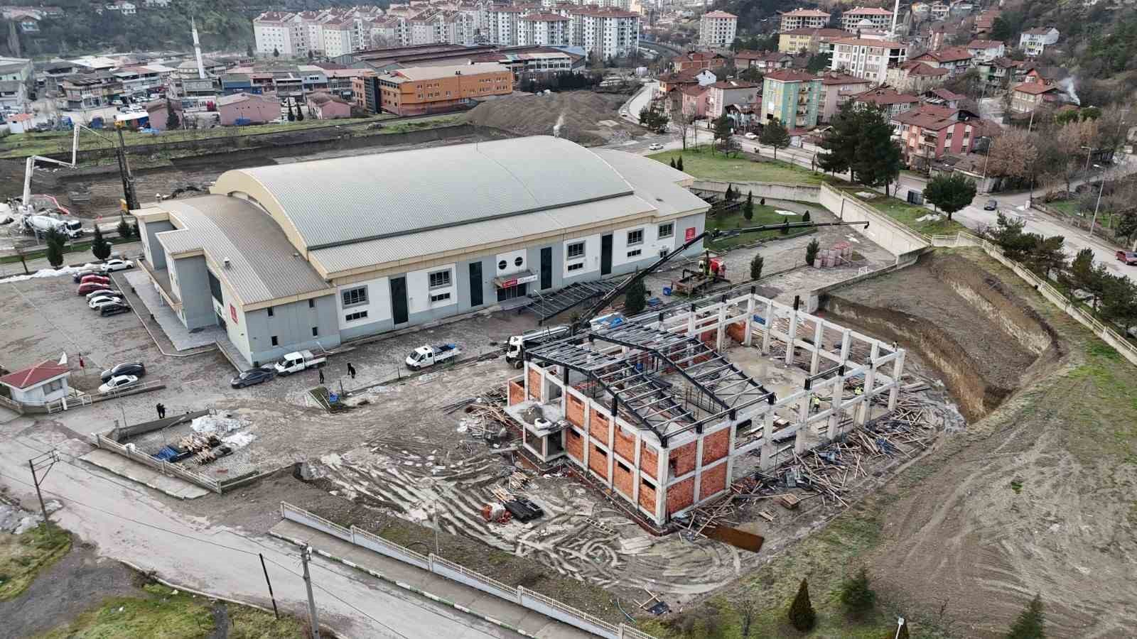 Cimnastik salonu inşaatı tüm hızıyla sürüyor
