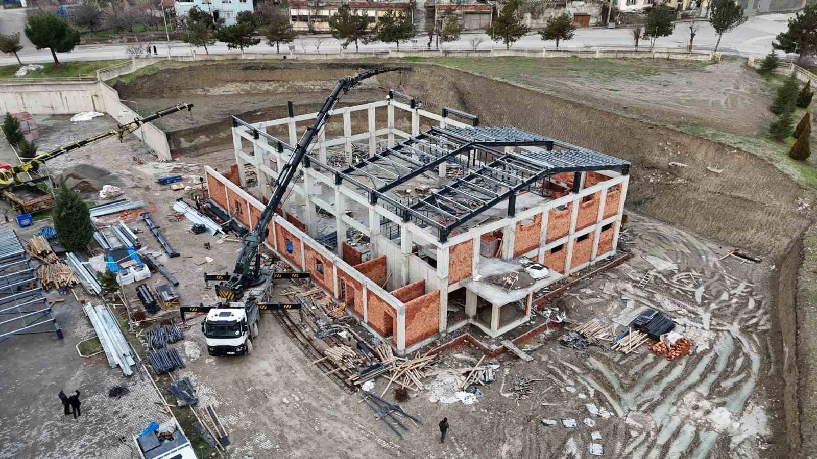 Cimnastik salonu inşaatı tüm hızıyla sürüyor
