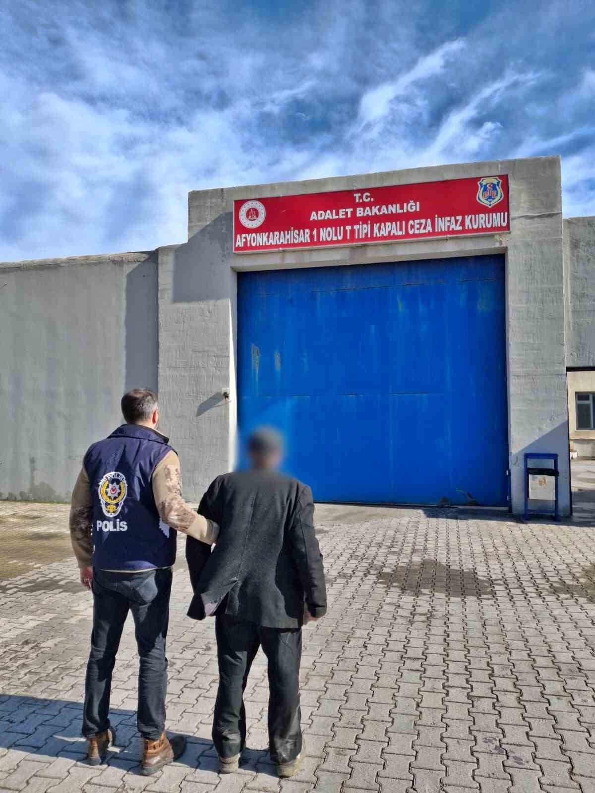 Cinayet suçundan aranan şahsı polis yakaladı
