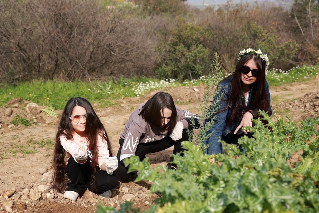 Cinayete kurban giden kadınlar anısına fidan dikildi
