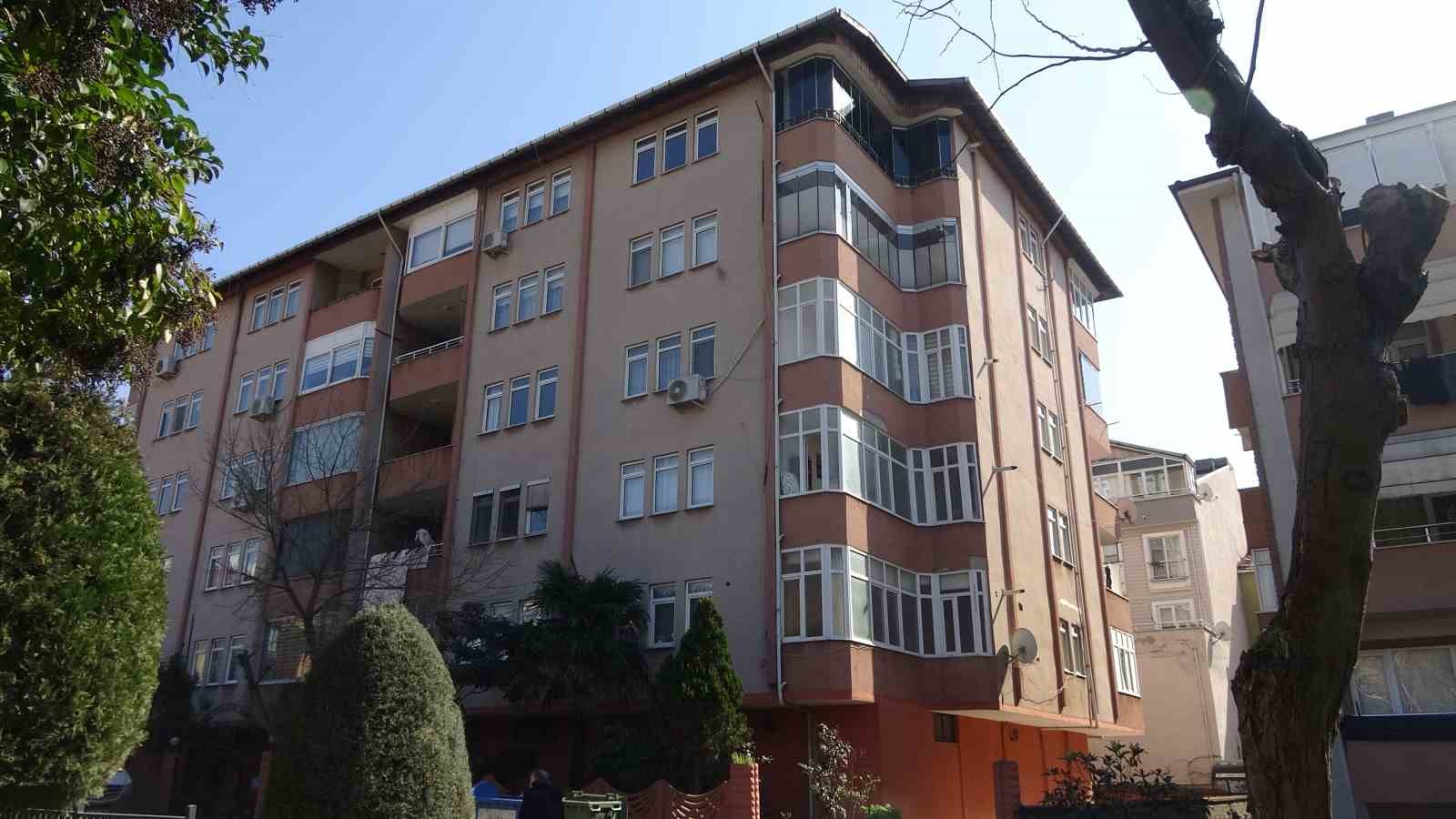 Cinayete kurban gittiği değerlendirilen kadının komşuları konuştu
