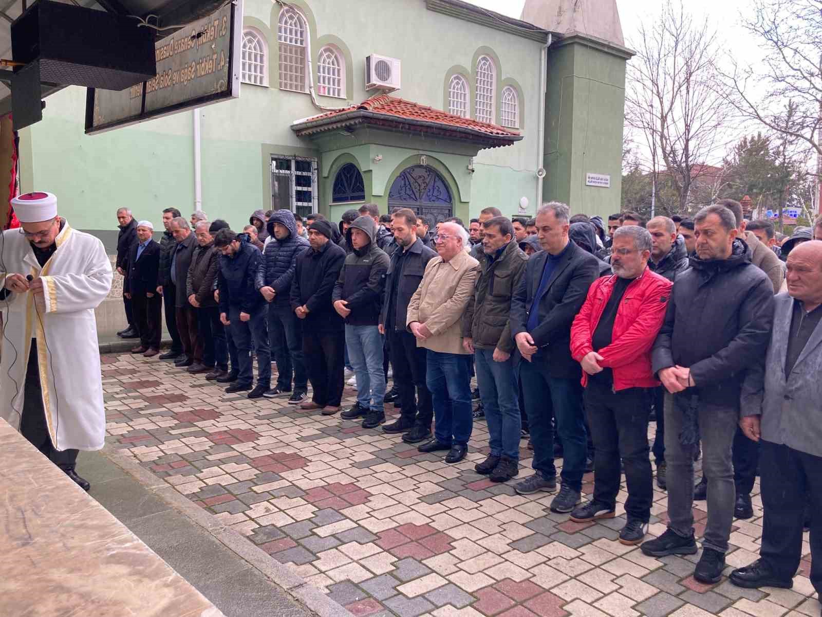 Cinayetle biten kavgada hayatını kaybeden polis memuru son yolculuğuna uğurlandı
