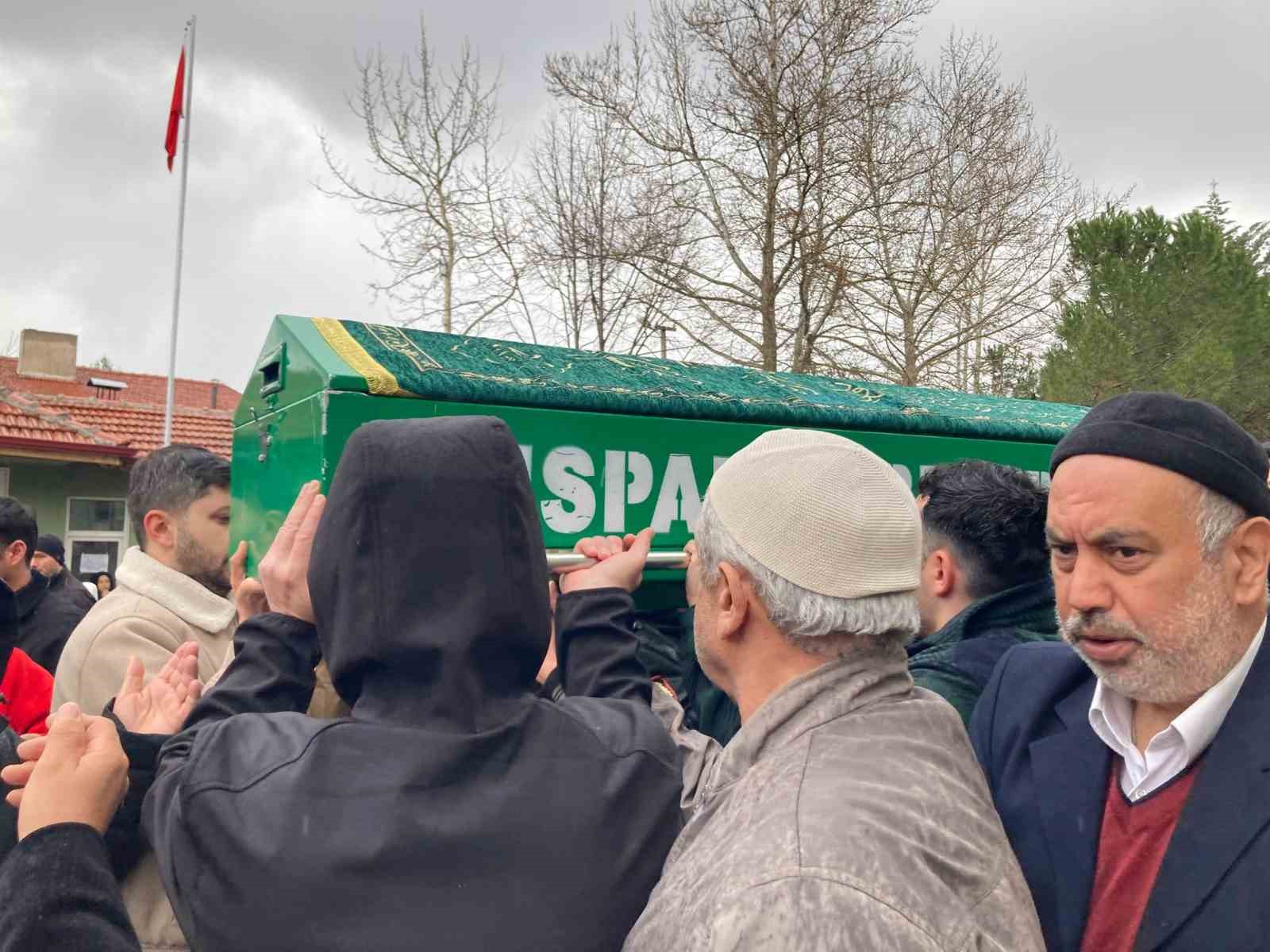 Cinayetle biten kavgada hayatını kaybeden polis memuru son yolculuğuna uğurlandı

