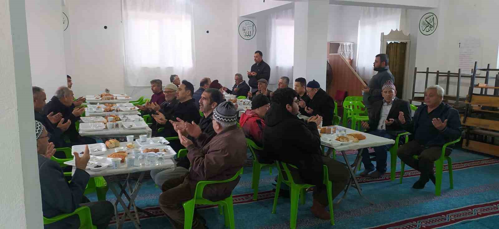 Çine’de cemaat Ramazan öncesi sabah namazında buluştu
