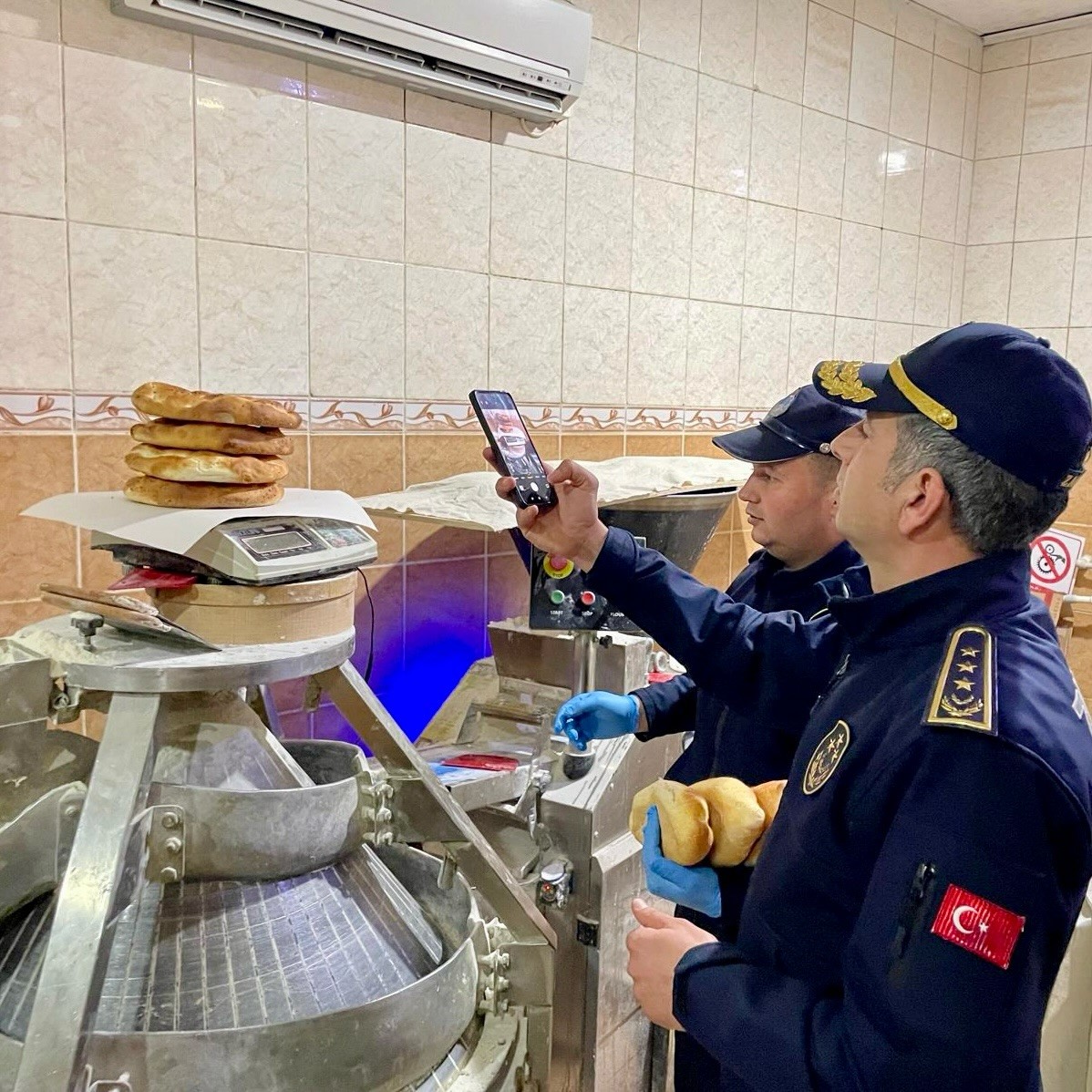 Çine’de ekmek ve pide üretimi yapan işletmeler denetlendi
