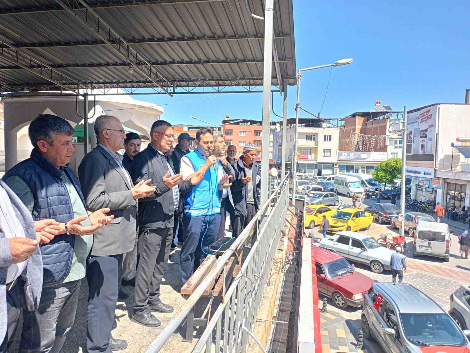 Çine’de hacı adayları dualarla uğurlandı

